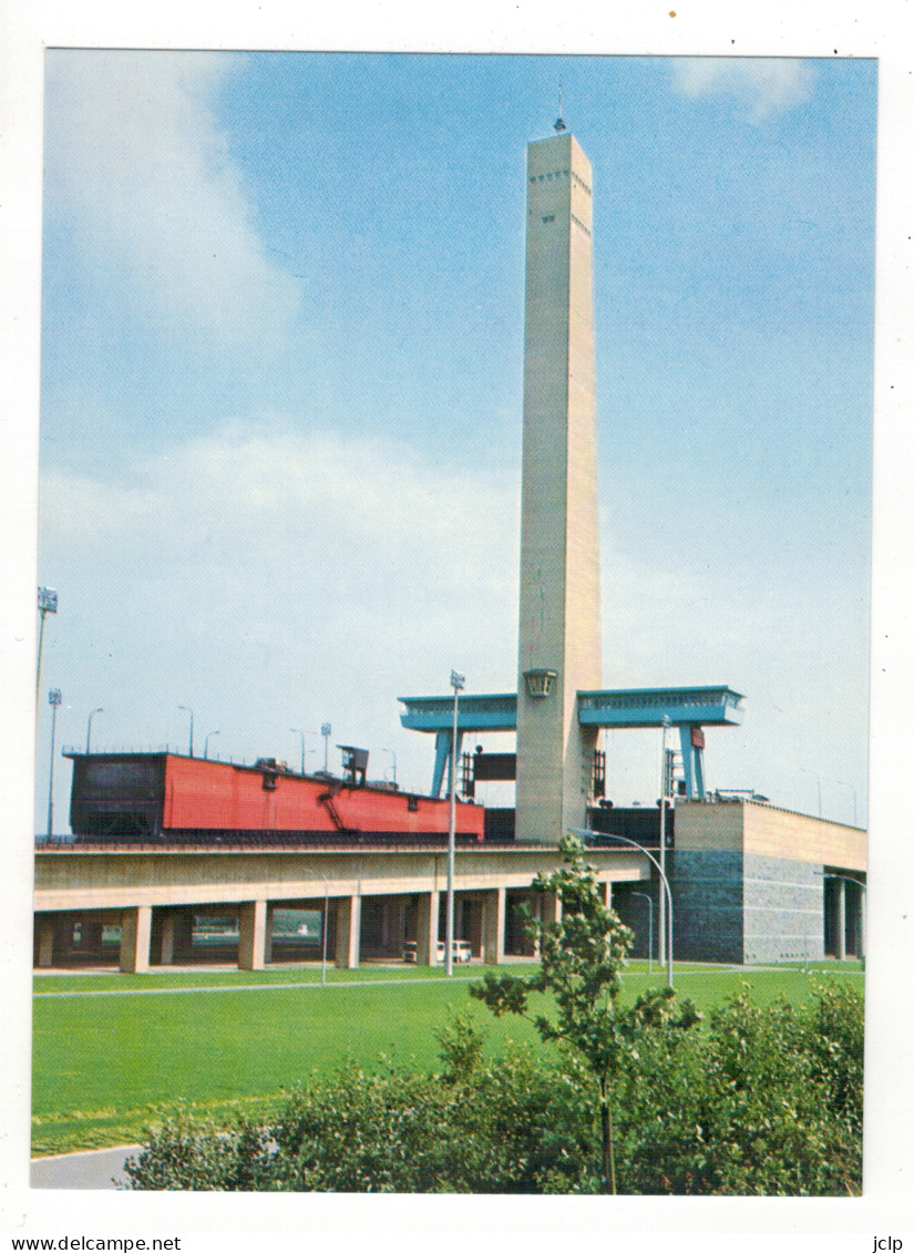 RONQUIERES (Braine-le-Comte) - Plan Incliné.  La Tour De 150 M Et L'un Des Bacs. - Braine-le-Comte