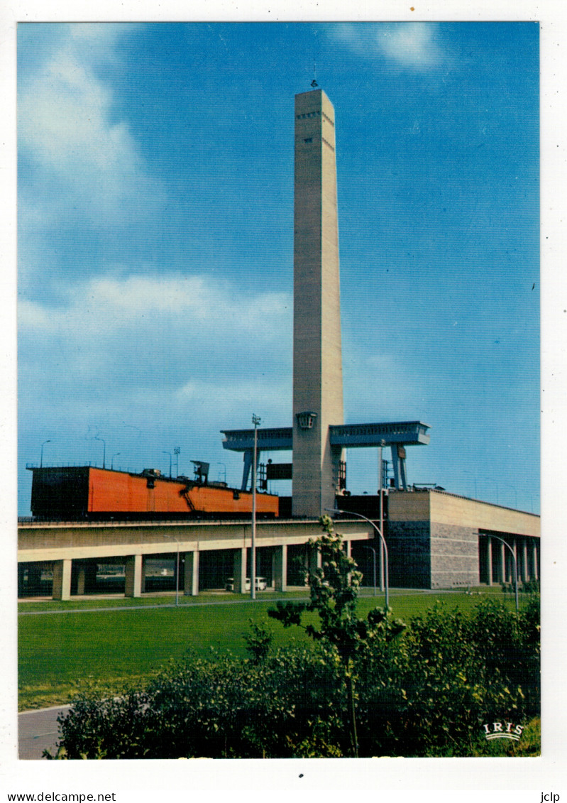 RONQUIERES (Braine Le Comte) - Plan Incliné - La Tour De 150 M Et L'un Des Bacs. - Braine-le-Comte