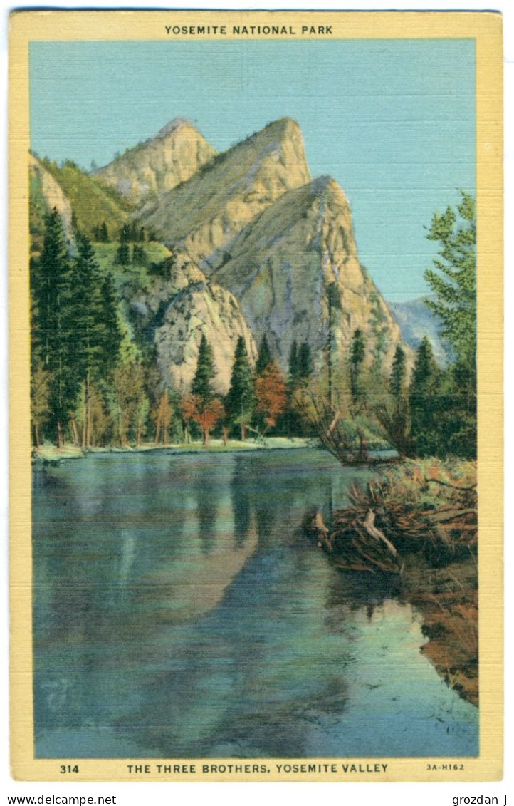 Linen Postcard, Yosemite National Park, The Three Brothers, Yosemite Valley, California, US - Yosemite