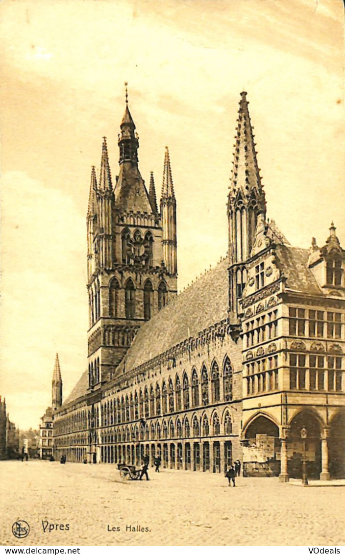 Belgique -  Flandre Occidentale - Ieper - Ypres - Les Halles - Ieper