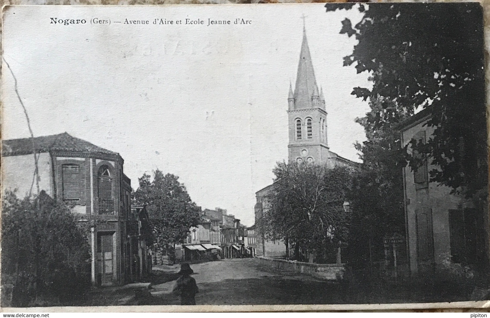 Avenue D'aire Et école Jeanne D'arc - Nogaro