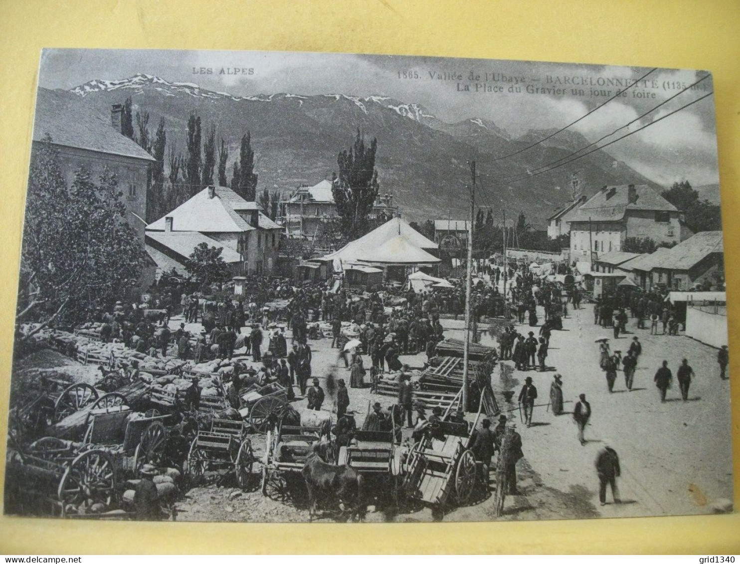 04 2057 CPA - 04 BARCELONNETTE (1135 M.) LA PLACE DU GRAVIER. UN JOUR DE FOIRE - TRES BELLE ANIMATION - Kermissen