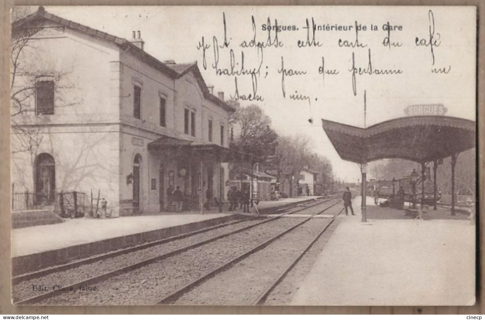 CPA 84 - SORGUES - Intérieur De La Gare - TB PLAN VOIE CHEMIN DE FER ANIMATION QUAIS + TRAIN à Droite - Sorgues