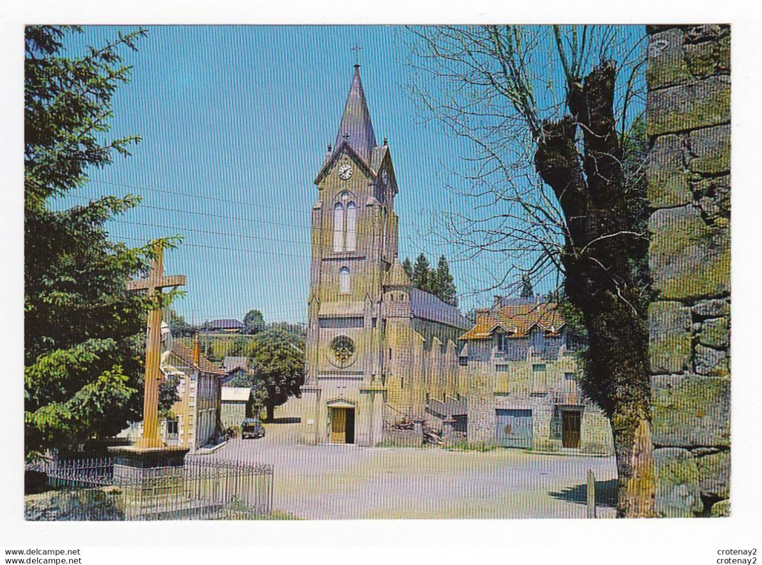 46 LATRONQUIERE N°1168 L'Eglise Crucifix Croix Renault 4L Camionnette Porte Ouverte Bouteilles De Gaz VOIR DOS - Latronquiere