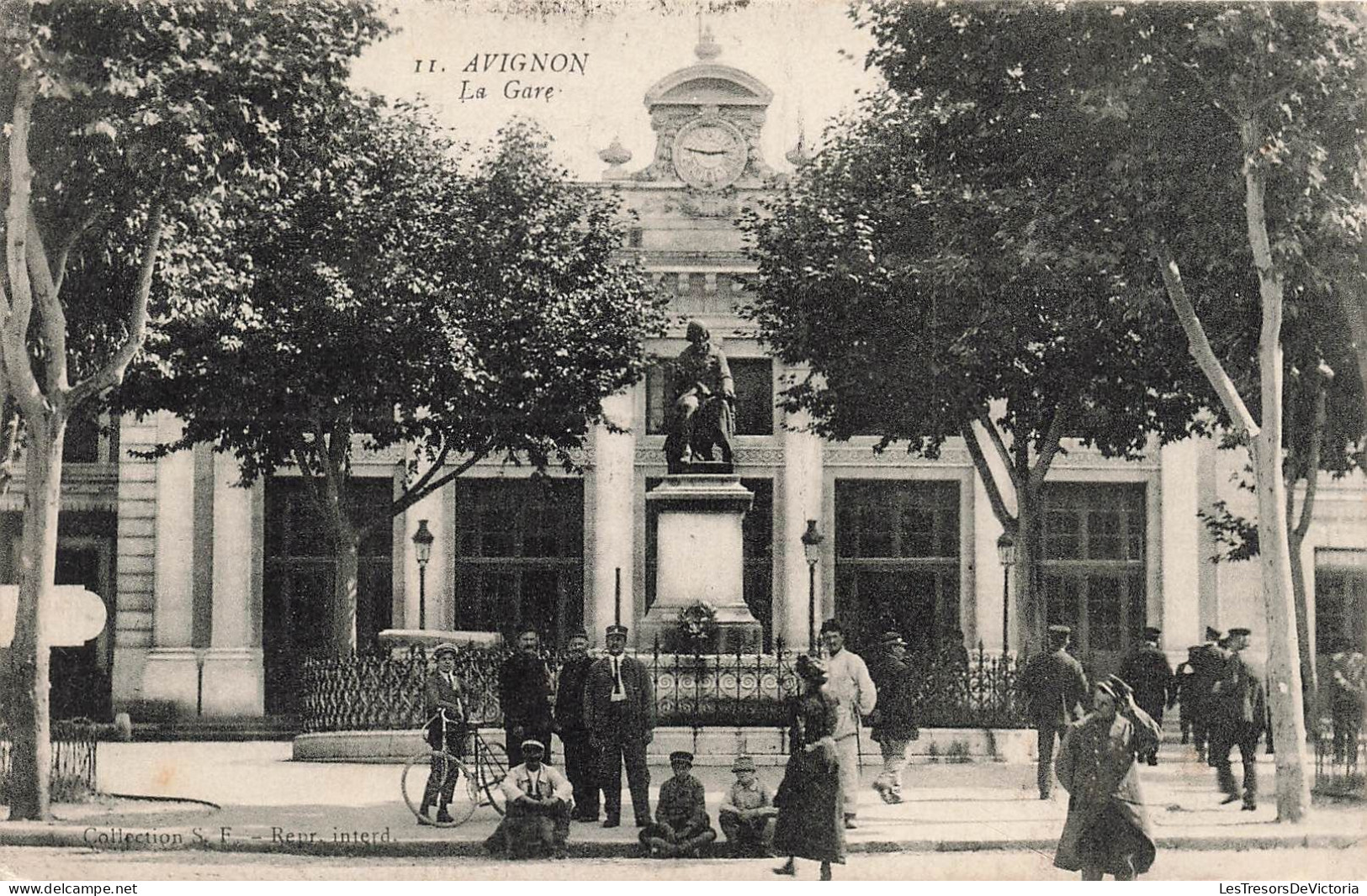 FRANCE - Avignon - Devant La Gare - Carte Postale Ancienne - Avignon