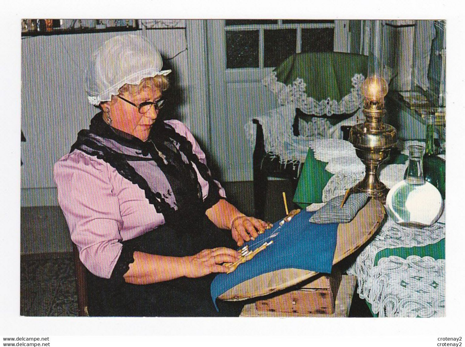 Belgique Métiers The Lace Maker La Dentellière De Bruxelles N°328 édition De Mario Voir S Meuse - Artigianato