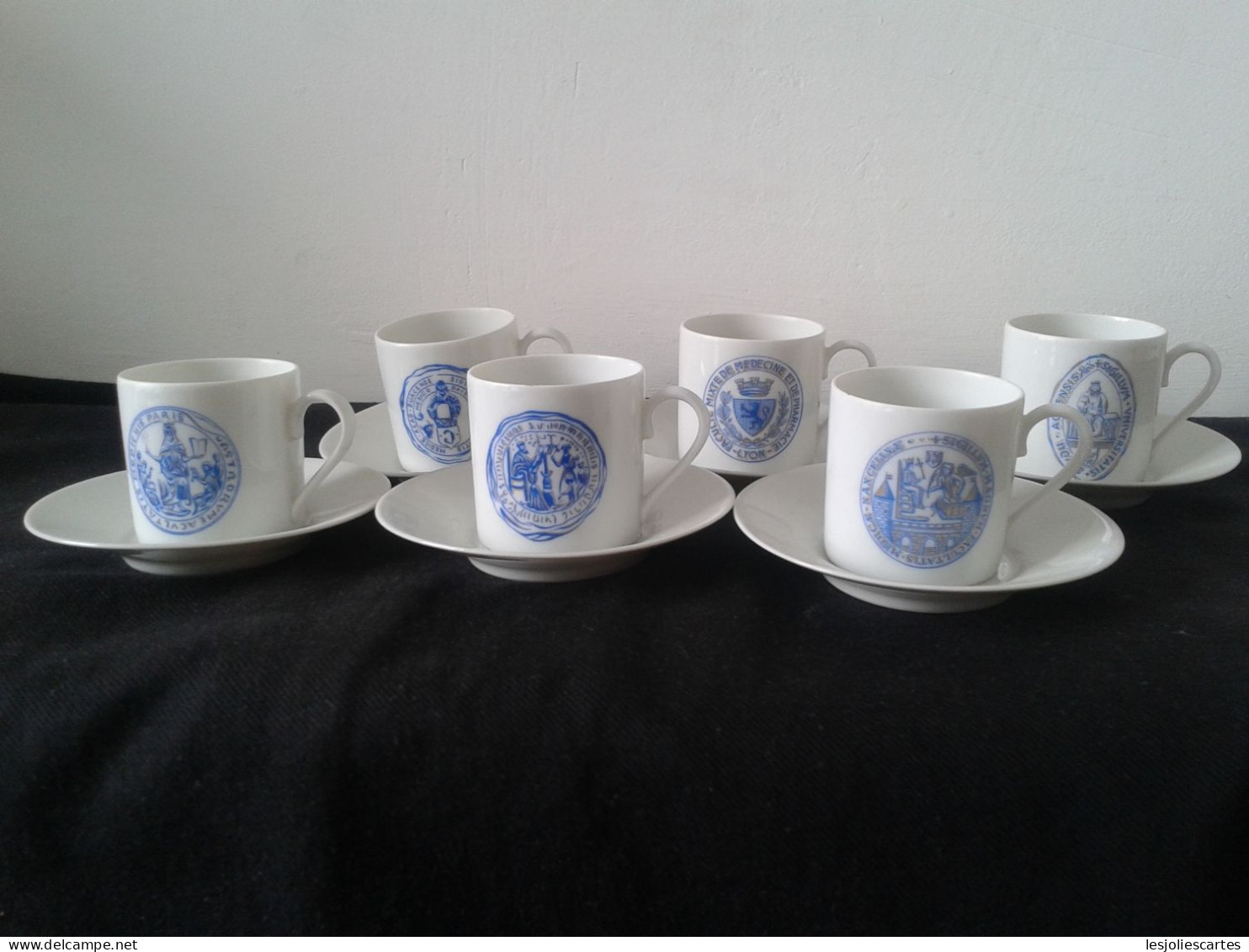 TASSES À CAFÉ PFIZER CLIN UNIVERSITY SERIE LIMOGES PORCELAINE PHARMACEUTIQUE