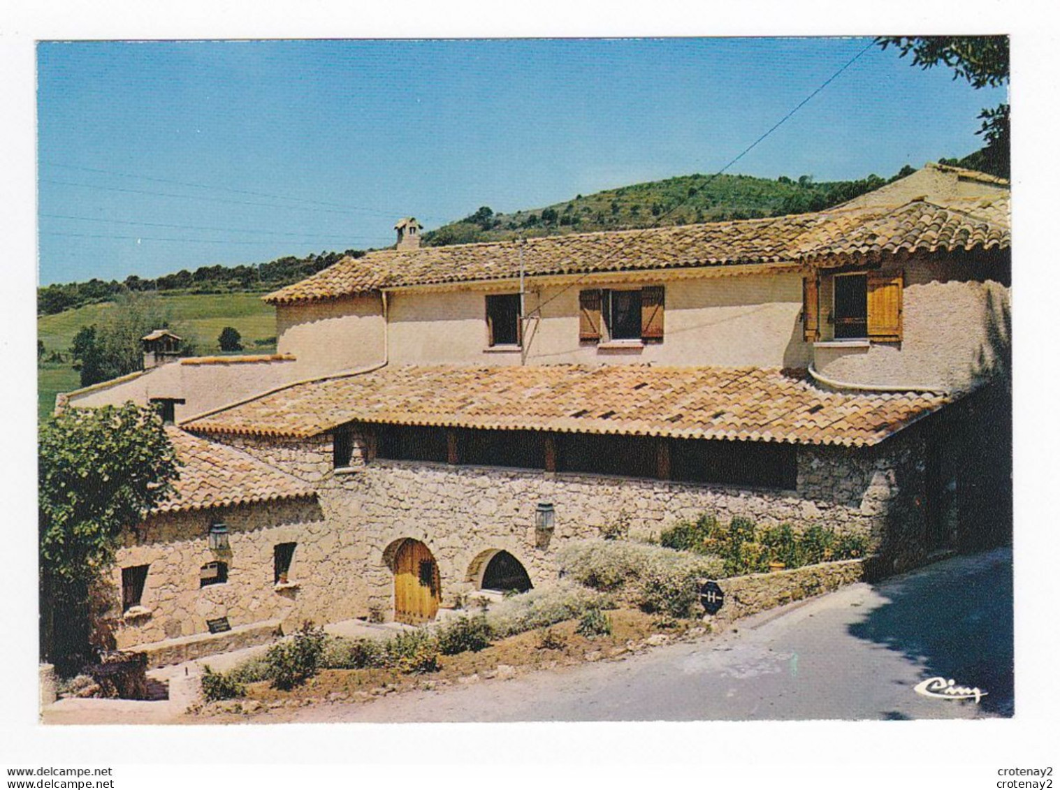 83 SAINT PIERRE DE TOURTOUR Vers Salernes Draguignan Auberge De St Pierre L'Entrée VOIR DOS - Salernes