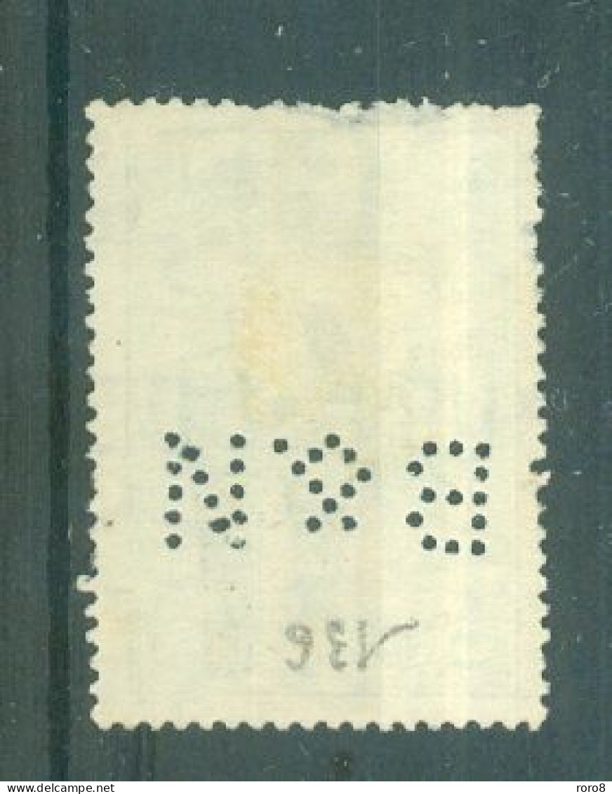 AUSTRALIE - N°136 Oblitéré. Commémoration De La Levée D'un Contingent Des Troupes Australiennes. Perforé. - Used Stamps