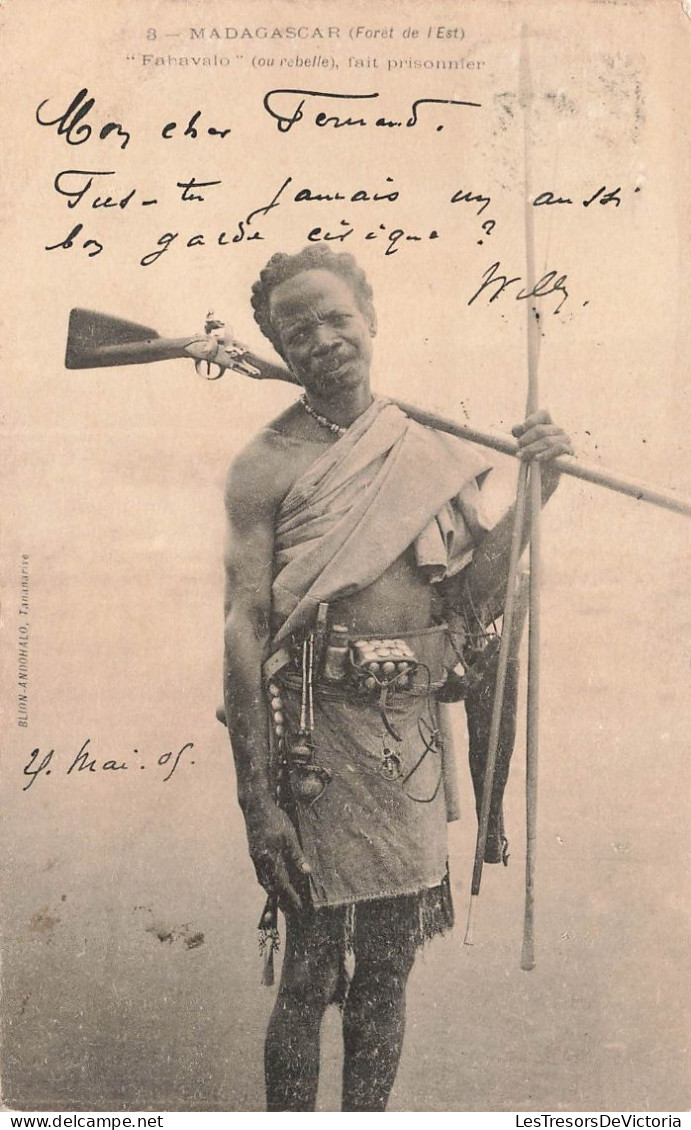 MADAGASCAR - "Fahavalo" Ou Rebelle Fait Prisonnier - Carte Postale Ancienne - Madagaskar