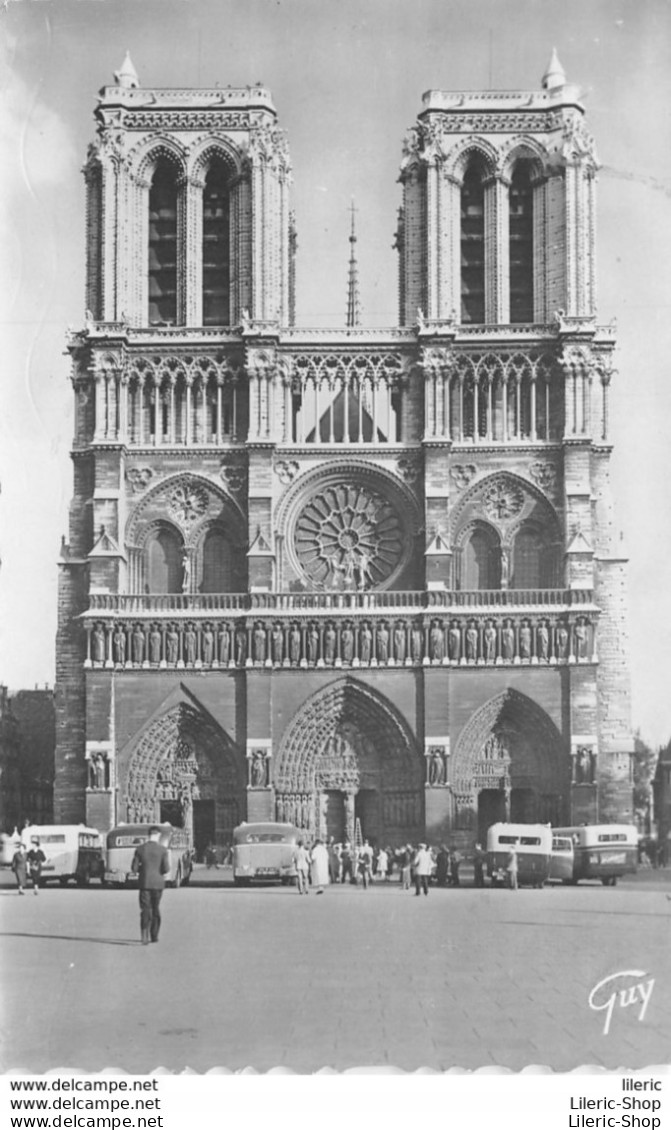 75 / Paris Et Ses Merveilles - Autocars - Façade De La Cathédrale Notre-Dame En 1951 - Éd. D'art Guy - Notre Dame Von Paris