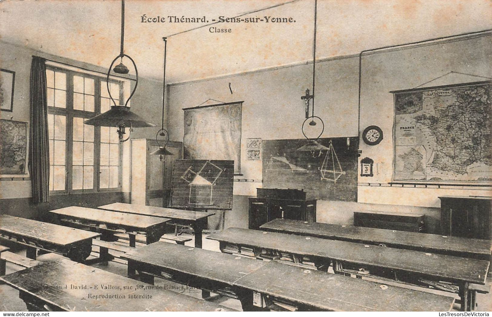 FRANCE - Sens Sur Yonne - Une Salle De Classe De L'école Thénard - Carte Postale Ancienne - Sens