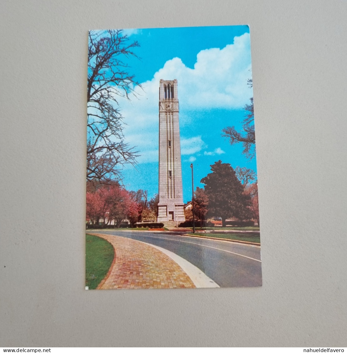Uncirculated Postcard - NORTH CAROLINA STATE - Famous Clock Tower And War Memorial - Raleigh