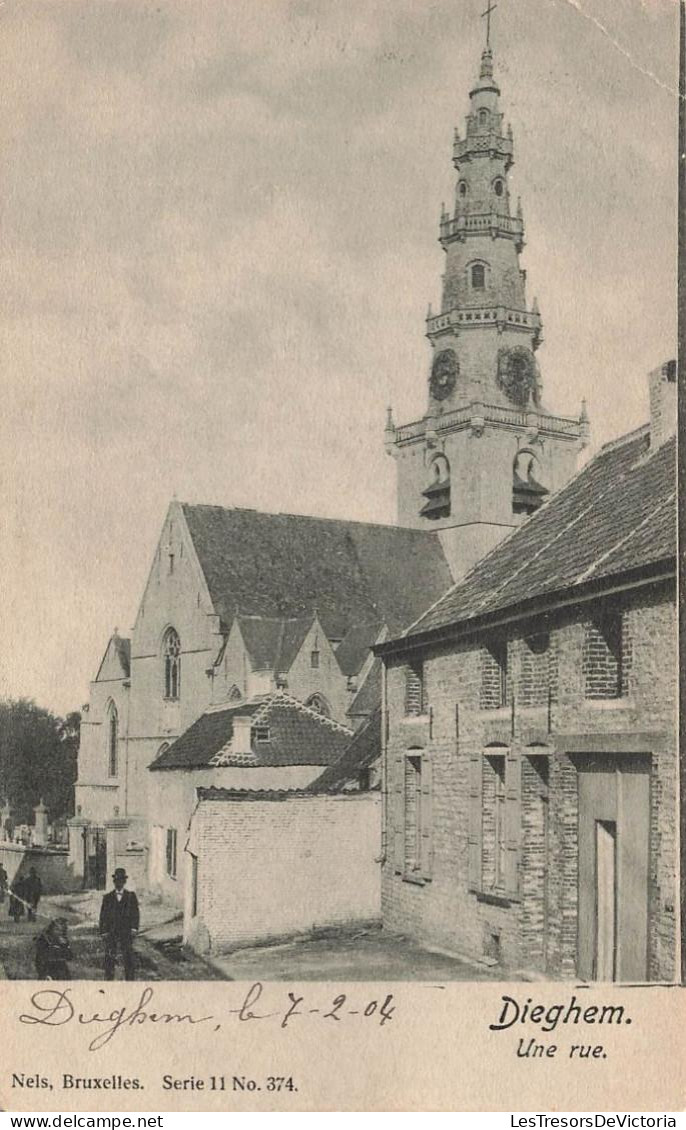 BELGIQUE - Dieghem - Une Rue Près De L'église - Carte Postale Ancienne - Diegem