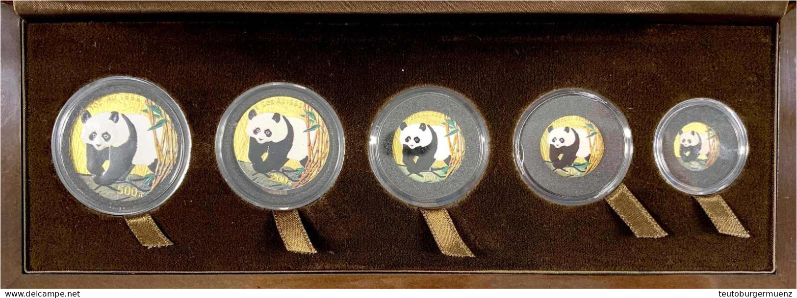 Panda Premium-Set: Panda In Farbe 2001. 5 Münzen Zu 20 Y. (1/20 Unze), 50 Y. (1/10 Unze), 100 Y. (1/4 Unze), 200 Y. (1/2 - China