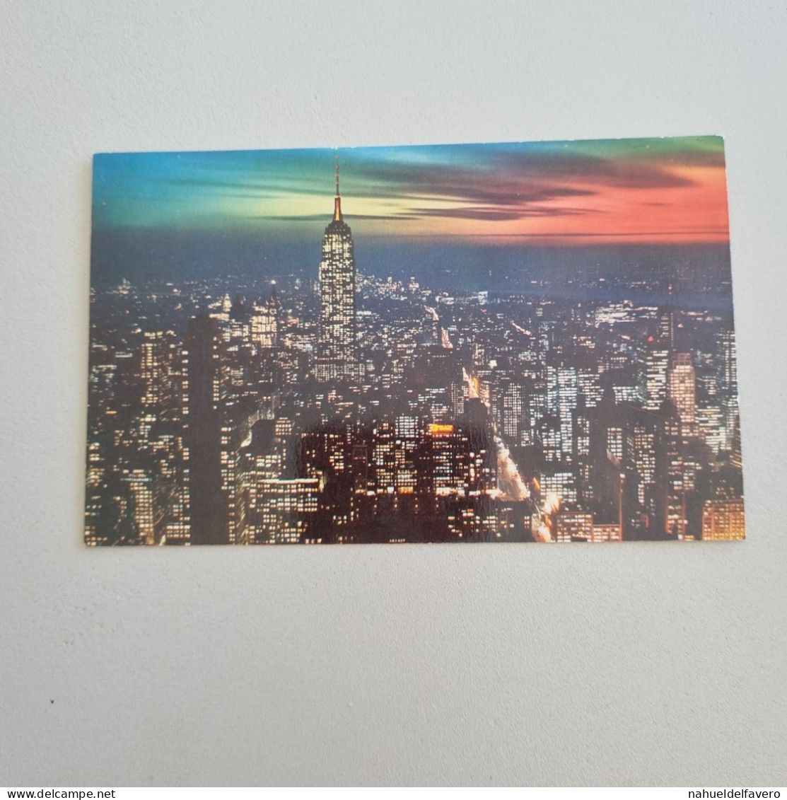 Uncirculated Postcard - NY - New York City - Empire State Building AT NIGHT - Empire State Building