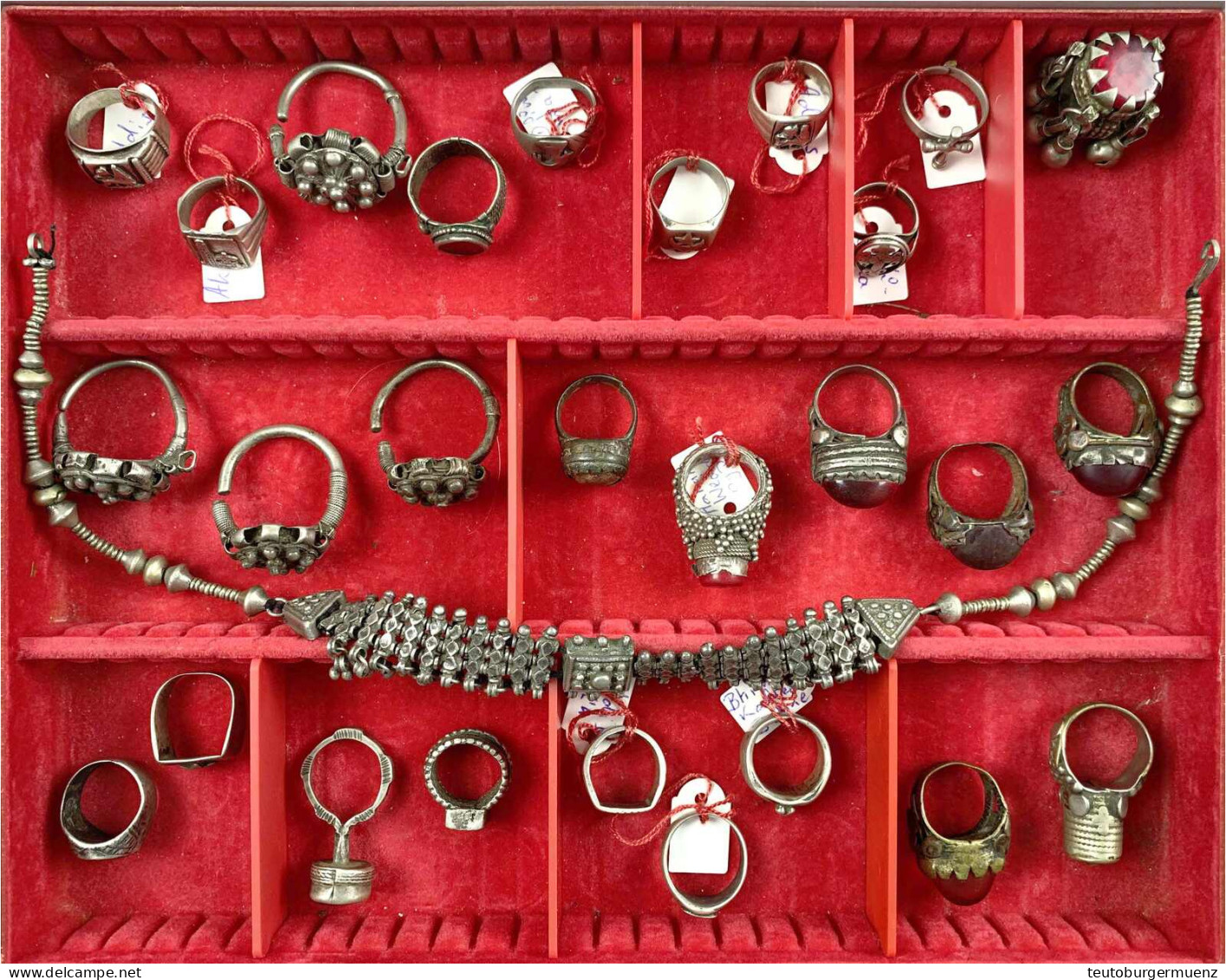 Schuber Äthiopien: Kette, 27 Ringe, Teils Silber, Teils Messing, Teils Versilbert. Meist Aus Harar - Other & Unclassified