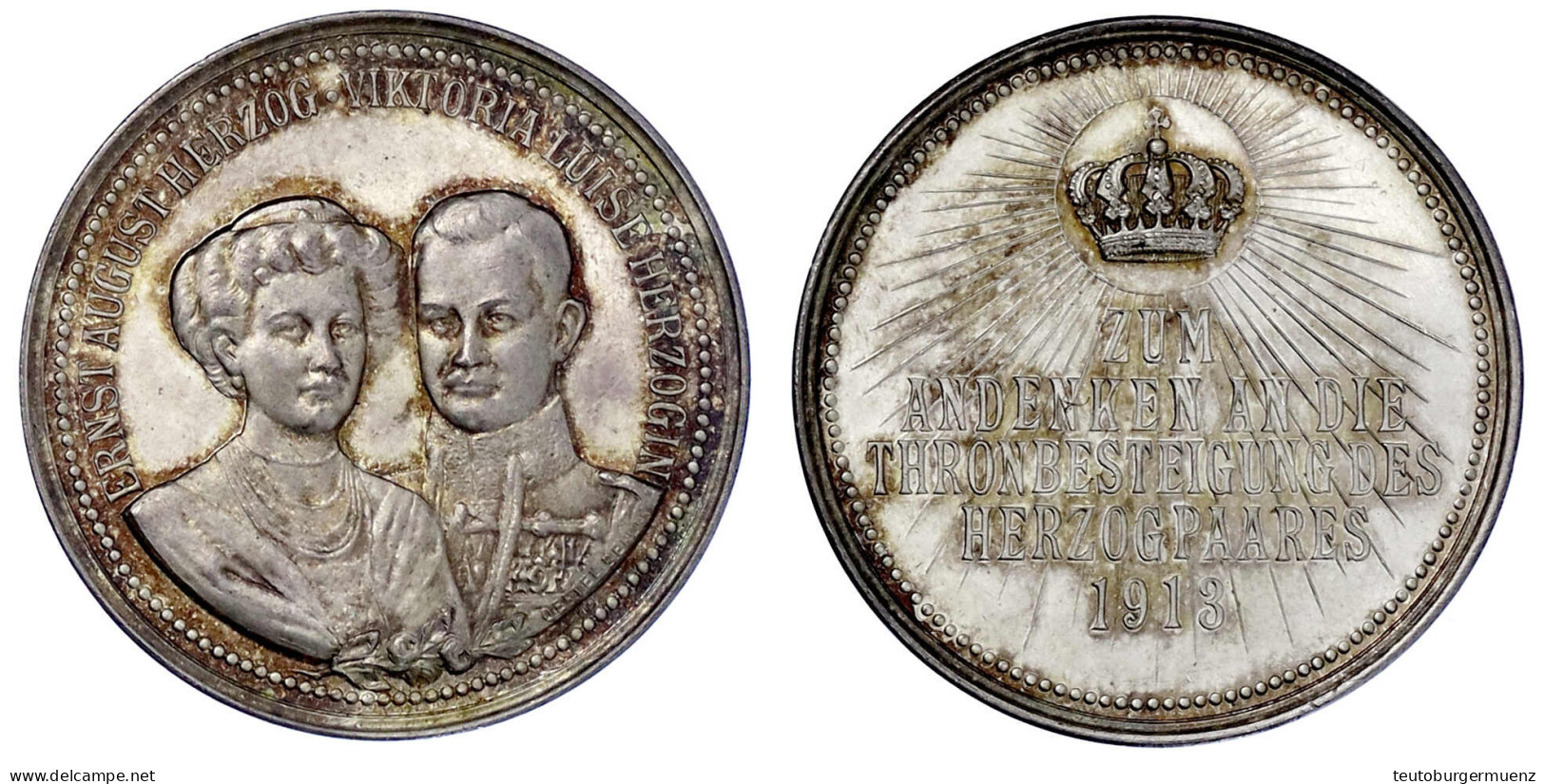 Silbermedaille 1913 A.d. Thronbesteigung Des Herzogspaares. Brb. Ernst August Und Victoria Luise V.v./Schrift Unter Kron - Gouden Munten