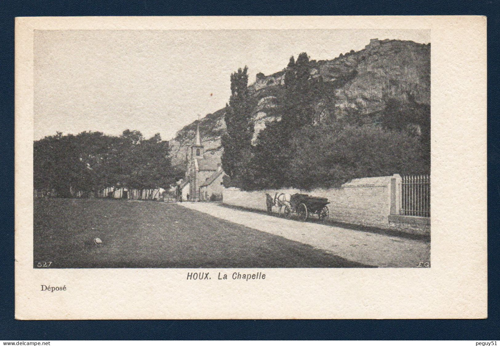 Houx ( Yvoir). Eglise St. Barthélemy ( 1839). Château De Poilvache. Calèche. Ca 1900 - Yvoir