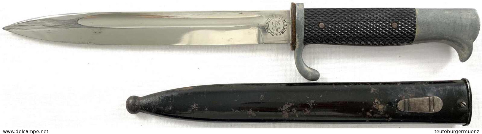 Drittes Reich: Seitengewehr Des Herstellers Gustav Spitzer, Solingen, In Scheide. Gesamtlänge 35 Cm. Scheide Etwas Korro - Knives/Swords