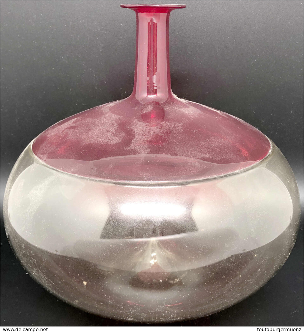 Designer-Flaschenvase "Bollo" 1997 Von Venini Murano. Oben Rot, Unten Klar. Am Boden Signiert. Nach Dem Design Von Tapio - Glass & Crystal