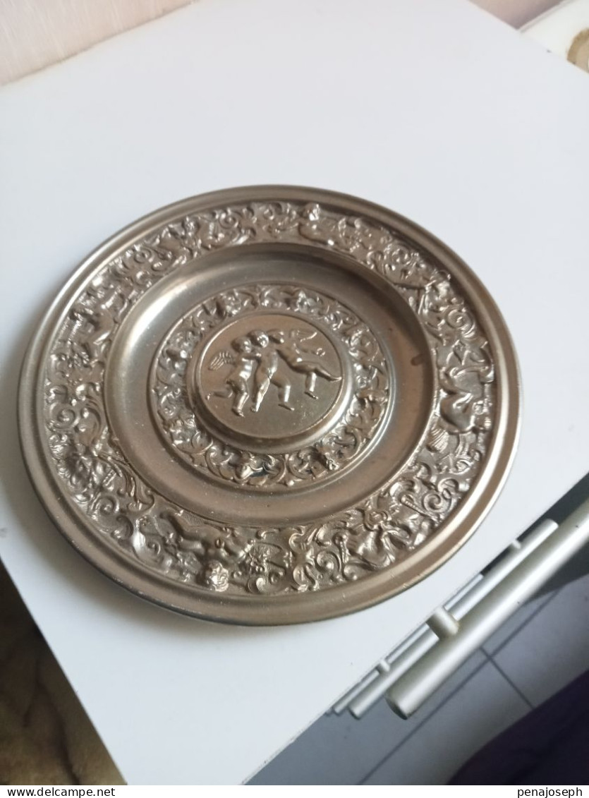 Vide Poche En Bronze Doré Du XIXème Diamètre 18 Cm - Jugendstil / Art Déco