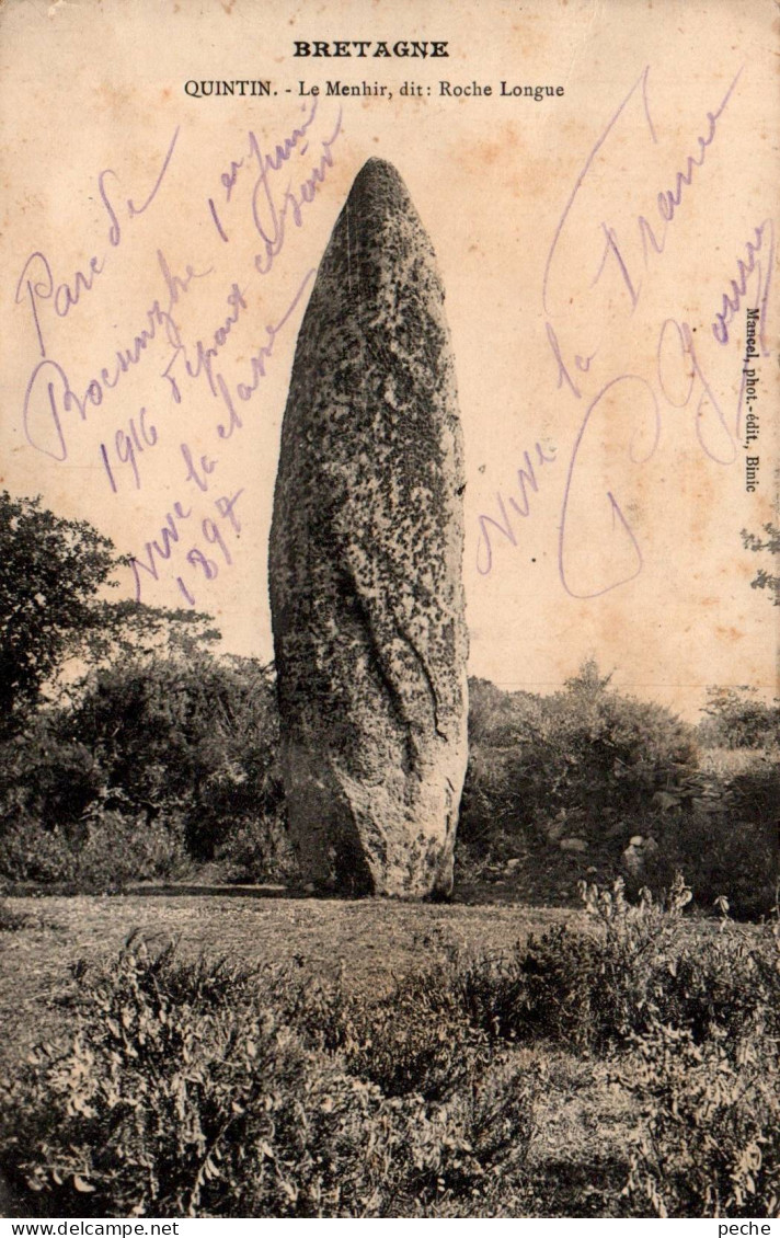 N°115982 -cpa Quintin -le Menhir Dit Roche Longue- - Dolmen & Menhirs