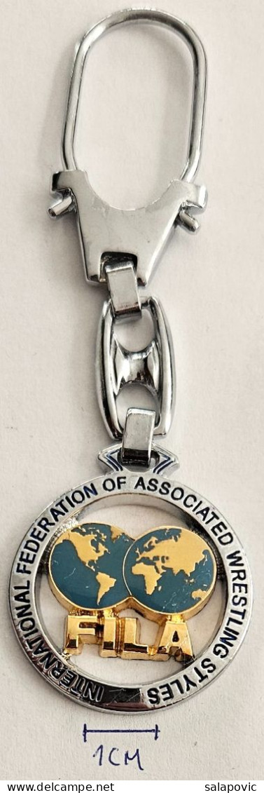 FILA International Federation Of Associated Wrestling Styles Pendant Keyring  PRIV-1/10 - Habillement, Souvenirs & Autres