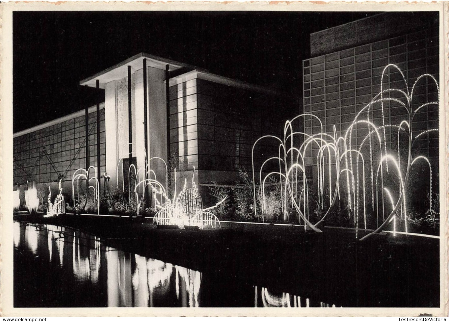 BELGIQUE - Liège - Palais De La Section Belge - Eau Illuminée - Exposition Internationale De 1939 - Carte Postale - Liege