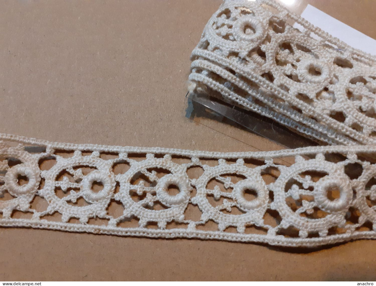 DENTELLE Ancienne GALON Bordure Crochet / 1.30 M X 3 Cm  De Large / COUTURE MERCERIE - Dentelles Et Tissus