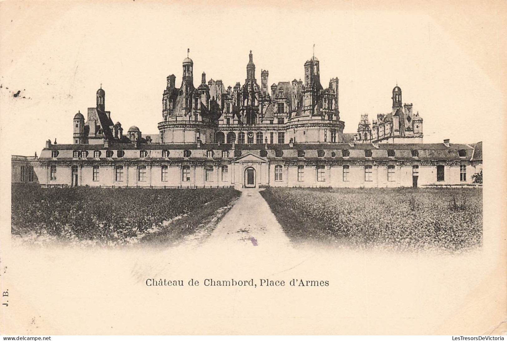 FRANCE - Château De Chambord - Place D'Armes - Carte Postale - Chambord