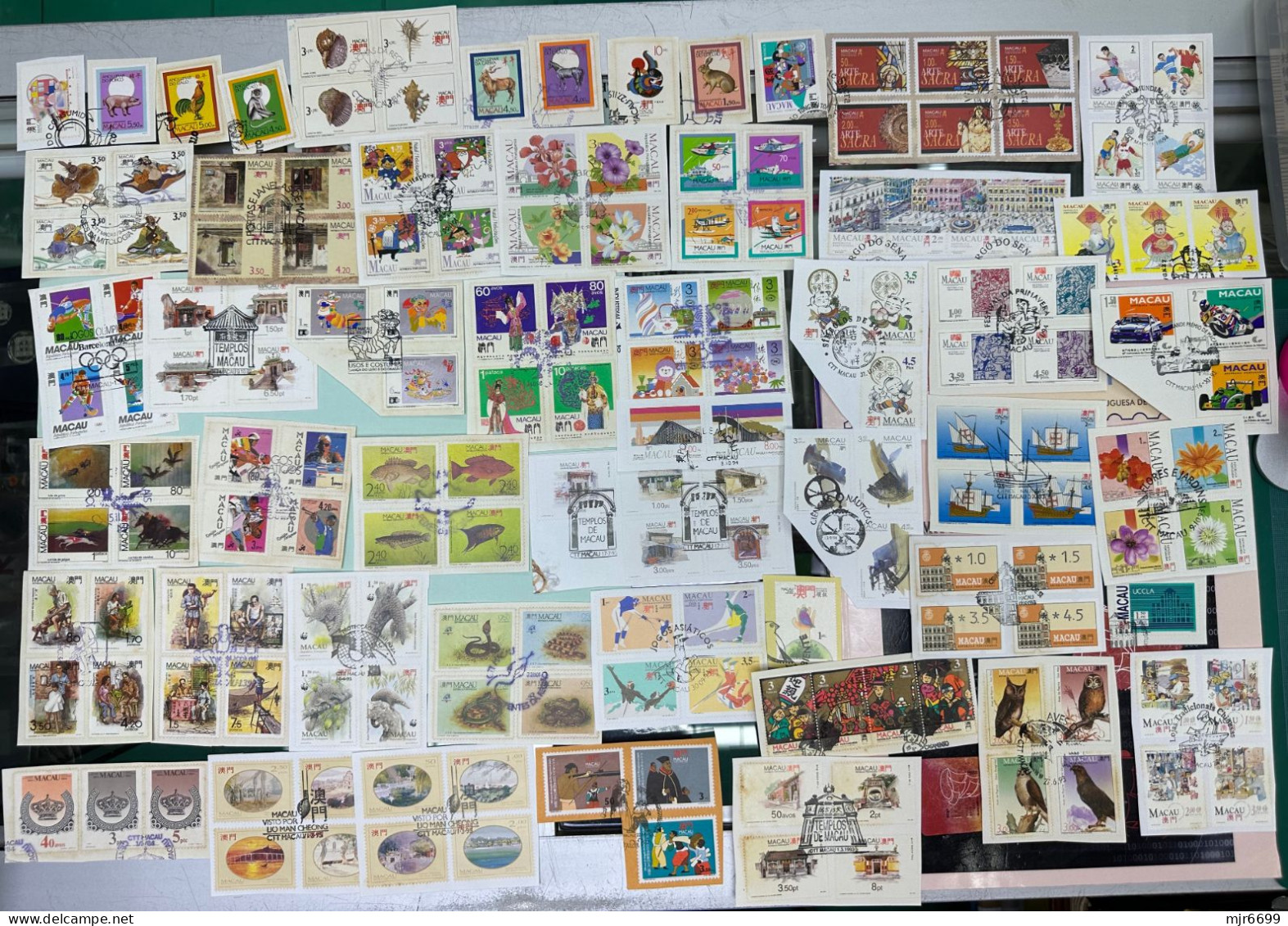 MACAU LOT OF 50 SETS OF STAMPS ON PAPER, PLEASE SEE THE PHOTOS, AS LOW AS 50CENTS EACH - Collections, Lots & Séries