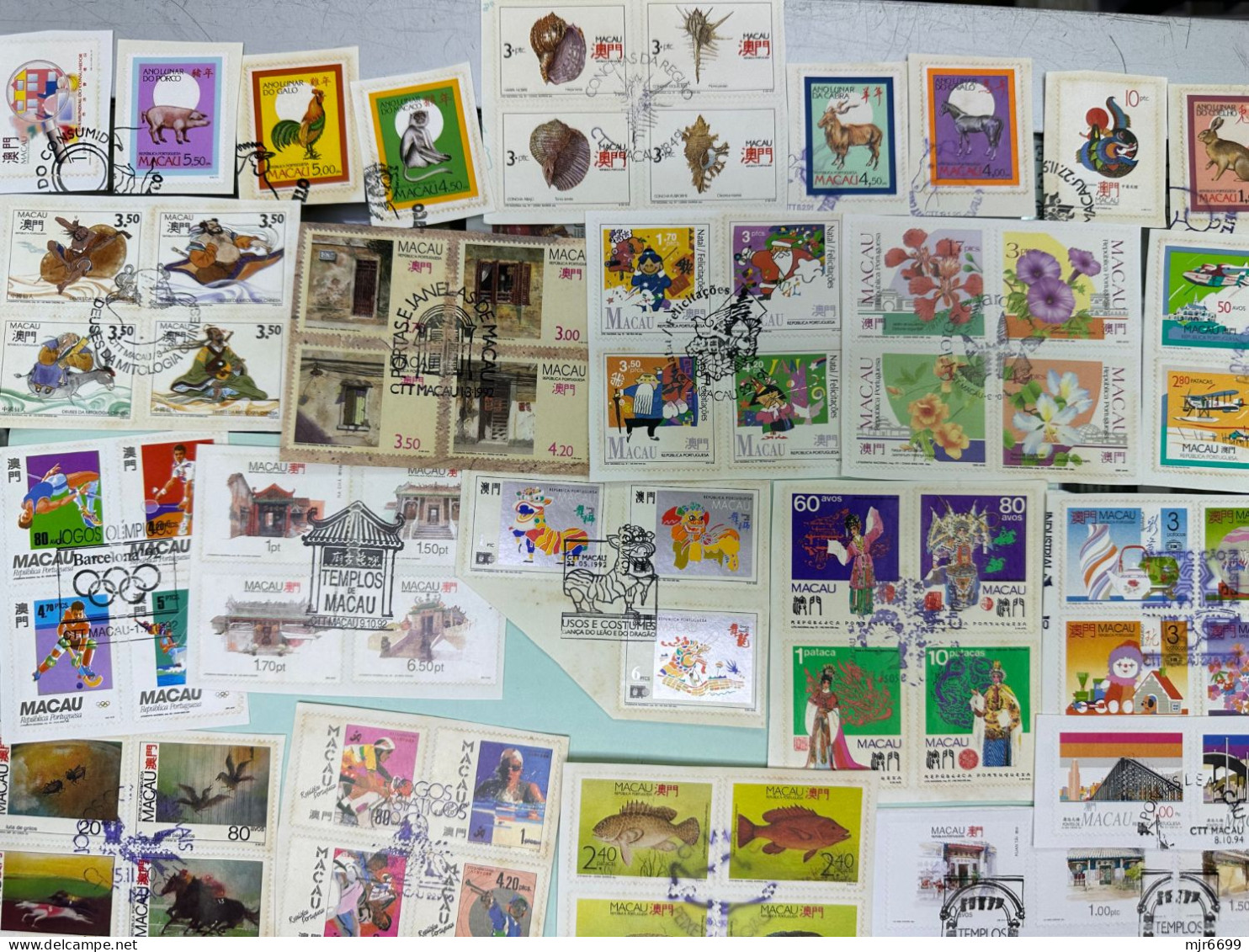 MACAU LOT OF 50 SETS OF STAMPS ON PAPER, PLEASE SEE THE PHOTOS, AS LOW AS 50CENTS EACH - Collections, Lots & Séries