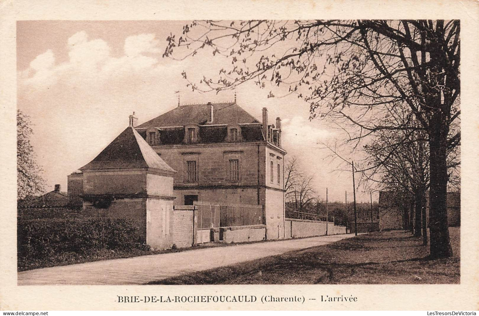 FRANCE - Brie-de-la-Rochefoucauld - L'arrivée - Carte Postale Ancienne - Angouleme