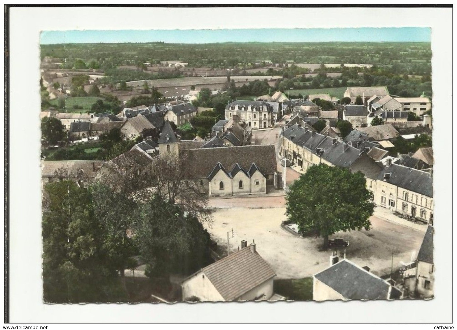 18 . PREVERANGES . PLACE DE L EGLISE ET GRANDE RUE . VUE AERIENNE   ( Pli Cote ) - Préveranges