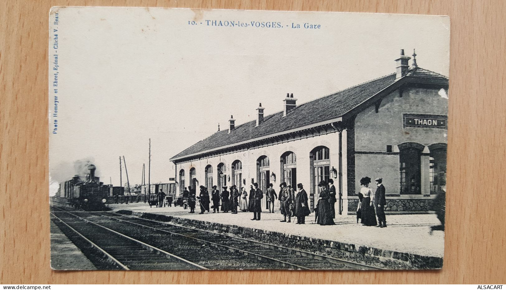 Thaon Les Vosges , La Gare Avec Train - Thaon Les Vosges