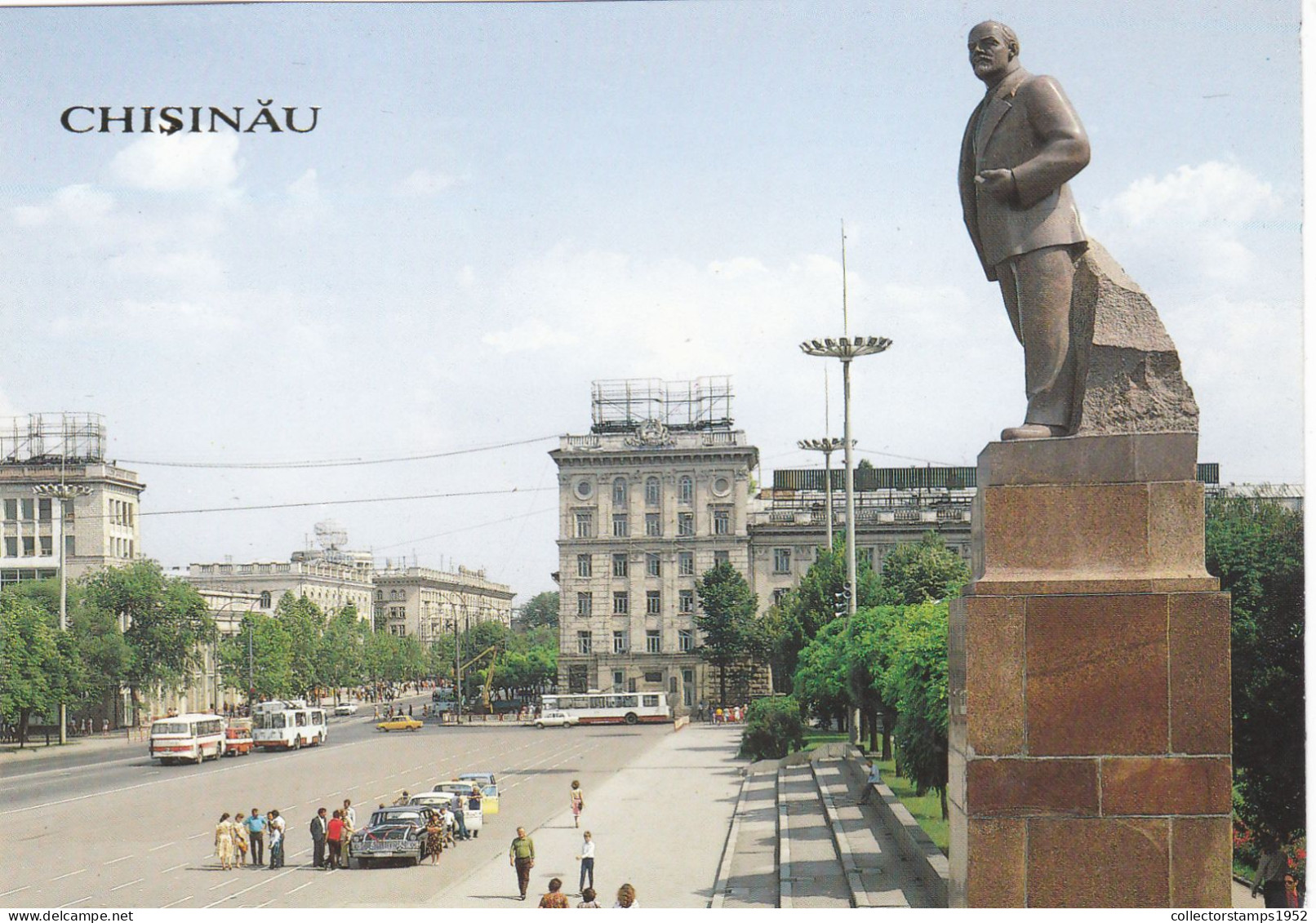 CHISINAU. STATUE, CARS, ARHITECTURE , POSTCARD, MOLDOVA - Moldavië