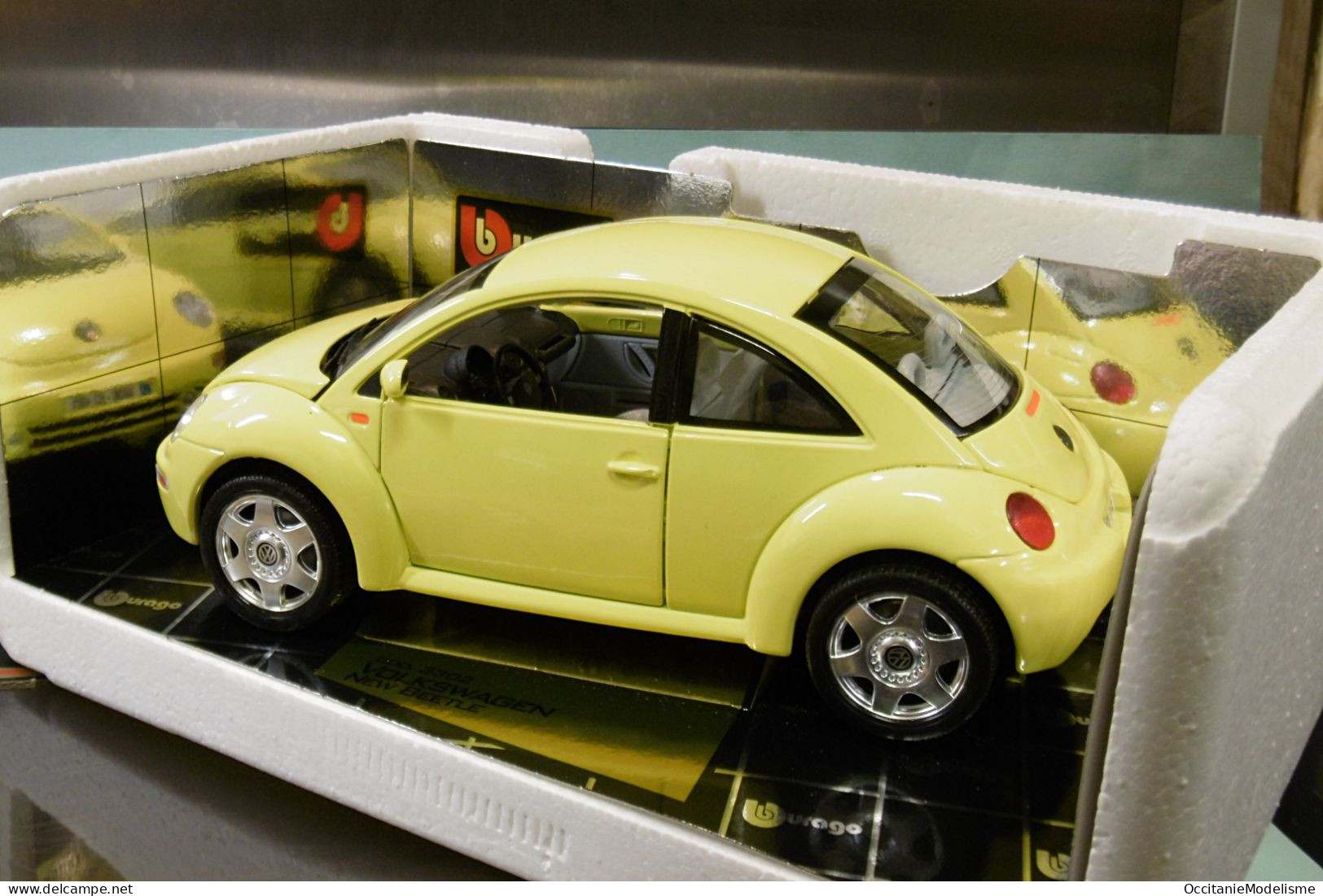 Bburago - VOLKSWAGEN NEW BEETLE 1998 Jaune Réf. 3302 Burago BO 1/18 - Burago