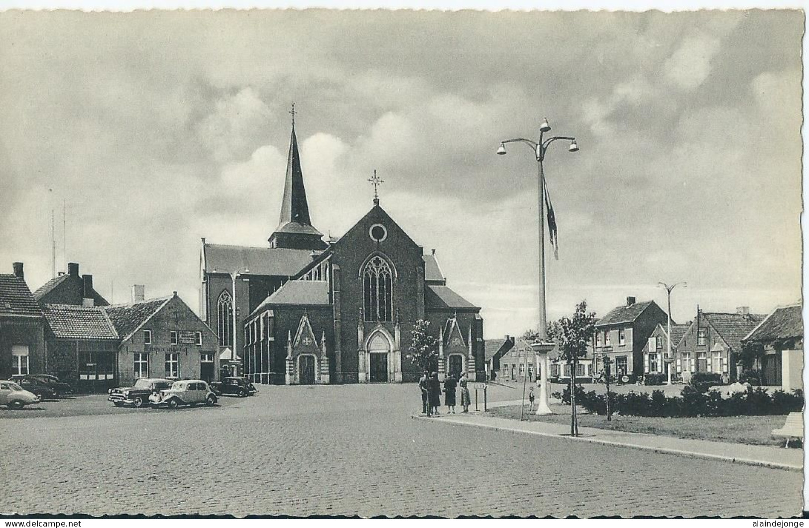 Kasterlee - Markt Met St Willibrorduskerk - Kasterlee