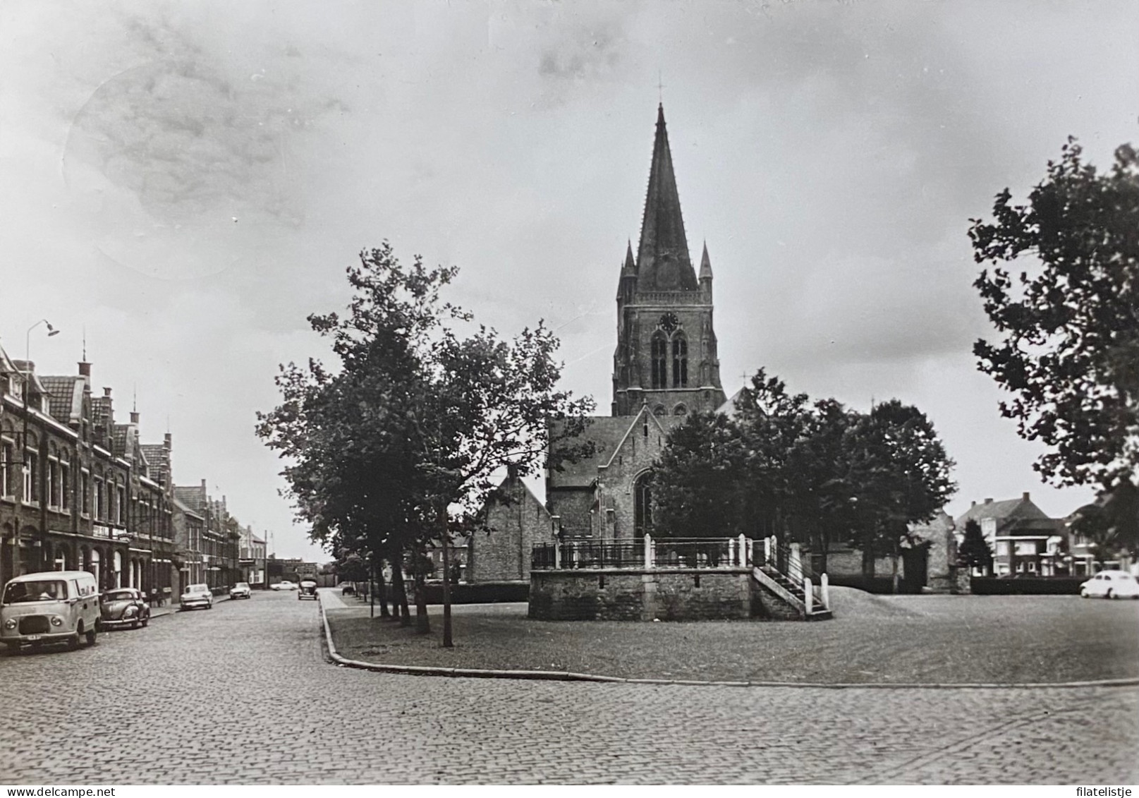 B.  Langemark De St Pauluskerk - Langemark-Poelkapelle