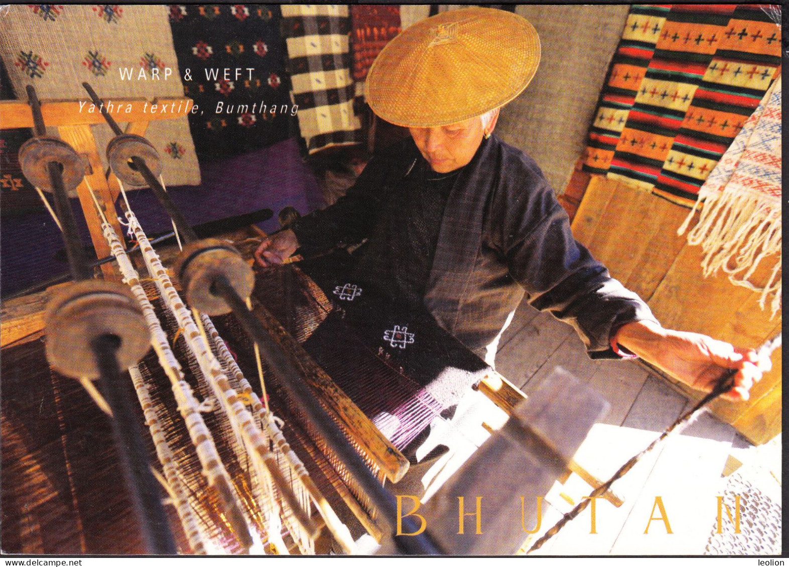 BHUTAN Lady Weaving Arts Crafts Azha Keza Picture Postcard BHOUTAN - Bhutan