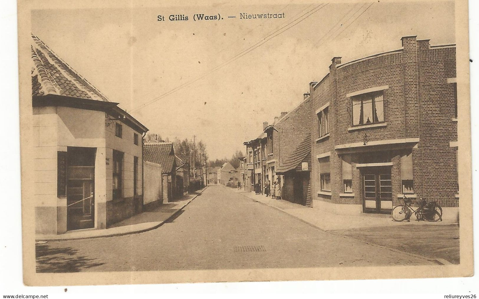 CPA, Belgique , St. Gillis ( Waas ) Nieuwstraat ,  Ed. H. De Nys - Sint-Gillis-Waas