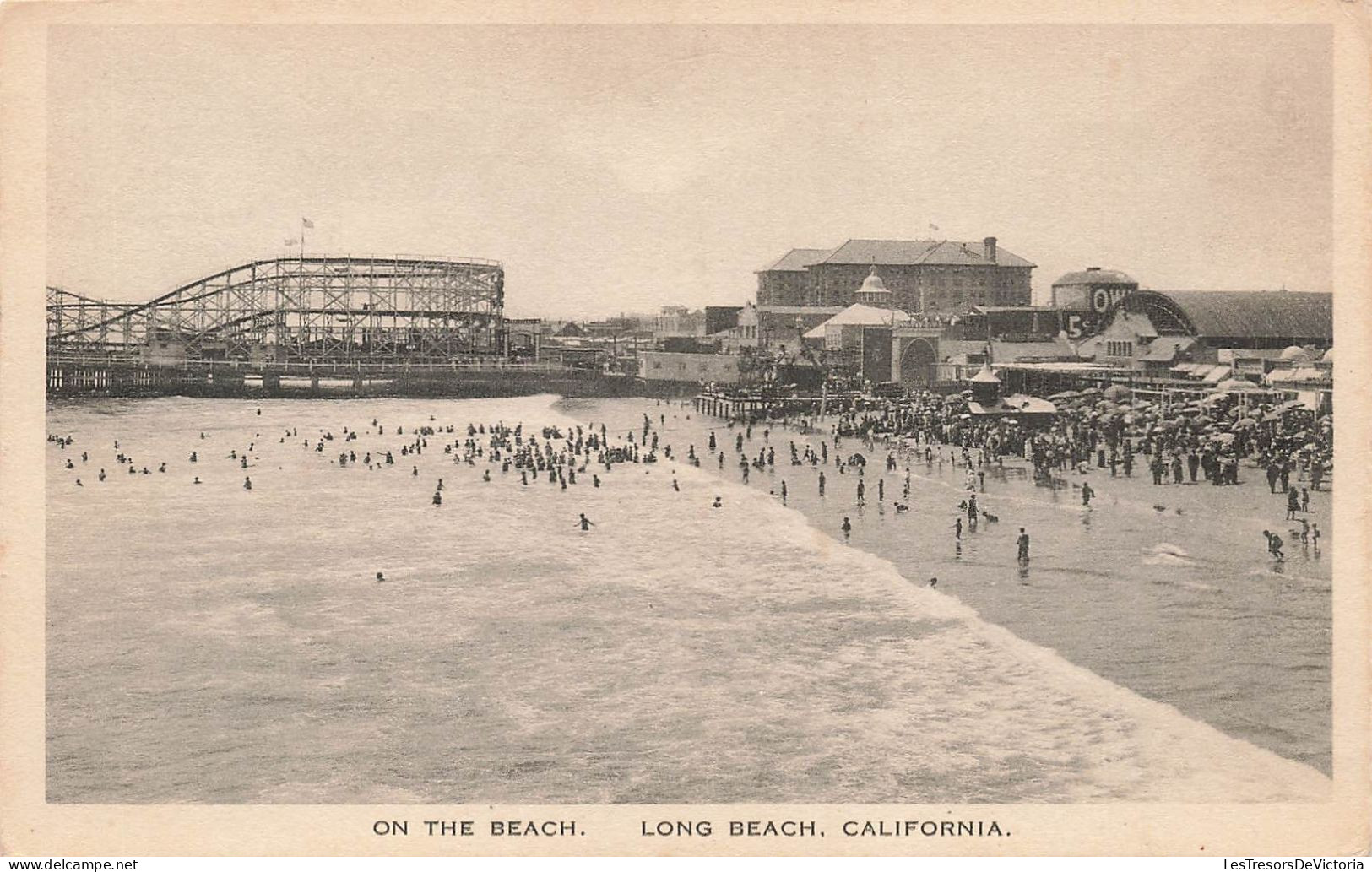 ETATS UNIS - California - Long Beach -On The Beach - Animé - Plage - Carte Postale Ancienne - Los Angeles