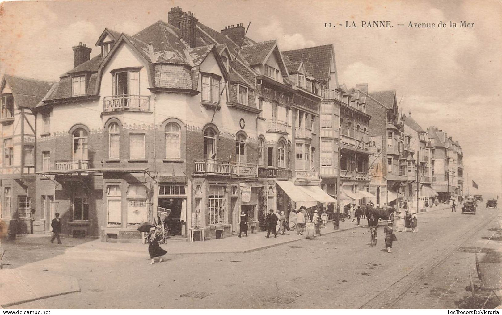 BELGIQUE - La Panne - Avenue De La Meuse - Boutiques - Animé - Carte Postale Ancienne - De Panne