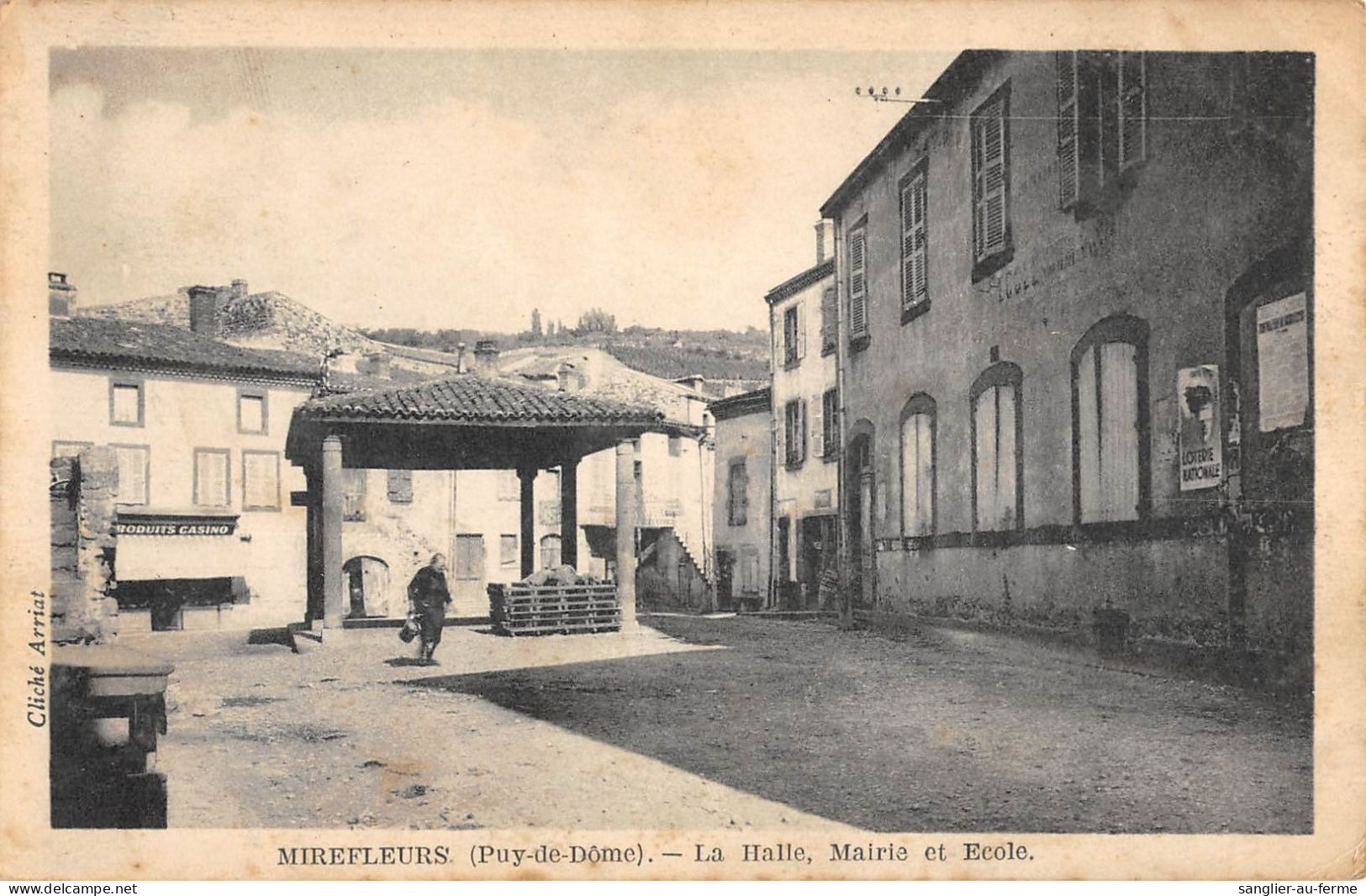 CPA 63 MIREFLEURS / LA HALLE / MAIRIE / ECOLE - Otros & Sin Clasificación