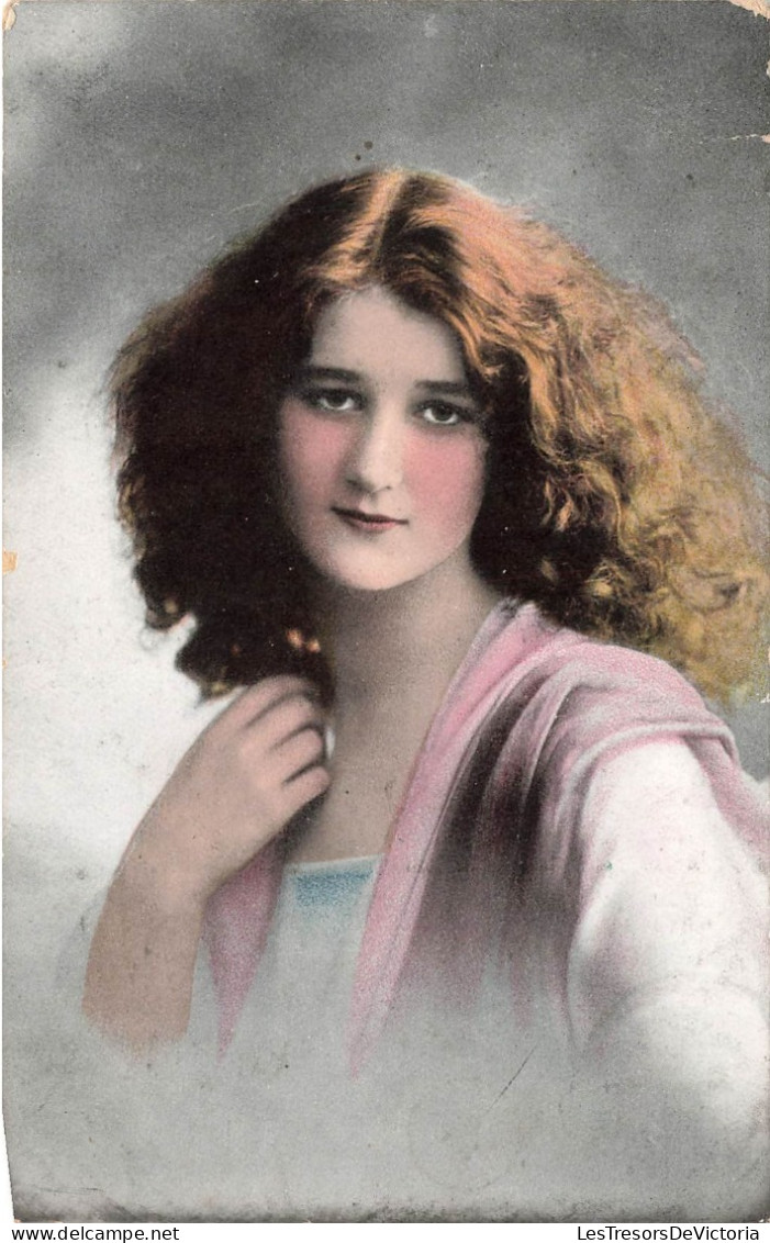 FANTAISIE - Femme - Femme Rousse Aux Cheveux Bouclés - Portrait - Carte Postale Ancienne - Frauen