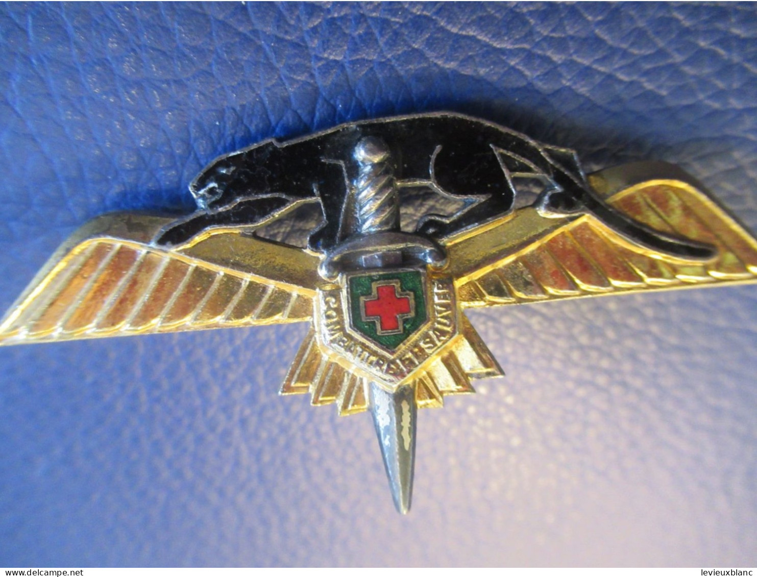 Aviation/Escadron D'Hélicoptère/Panthère Noire Sur Ailes Poignard  écu Vert à La Croix Rouge / Vers 1980-1990    INS163 - Armée De L'air