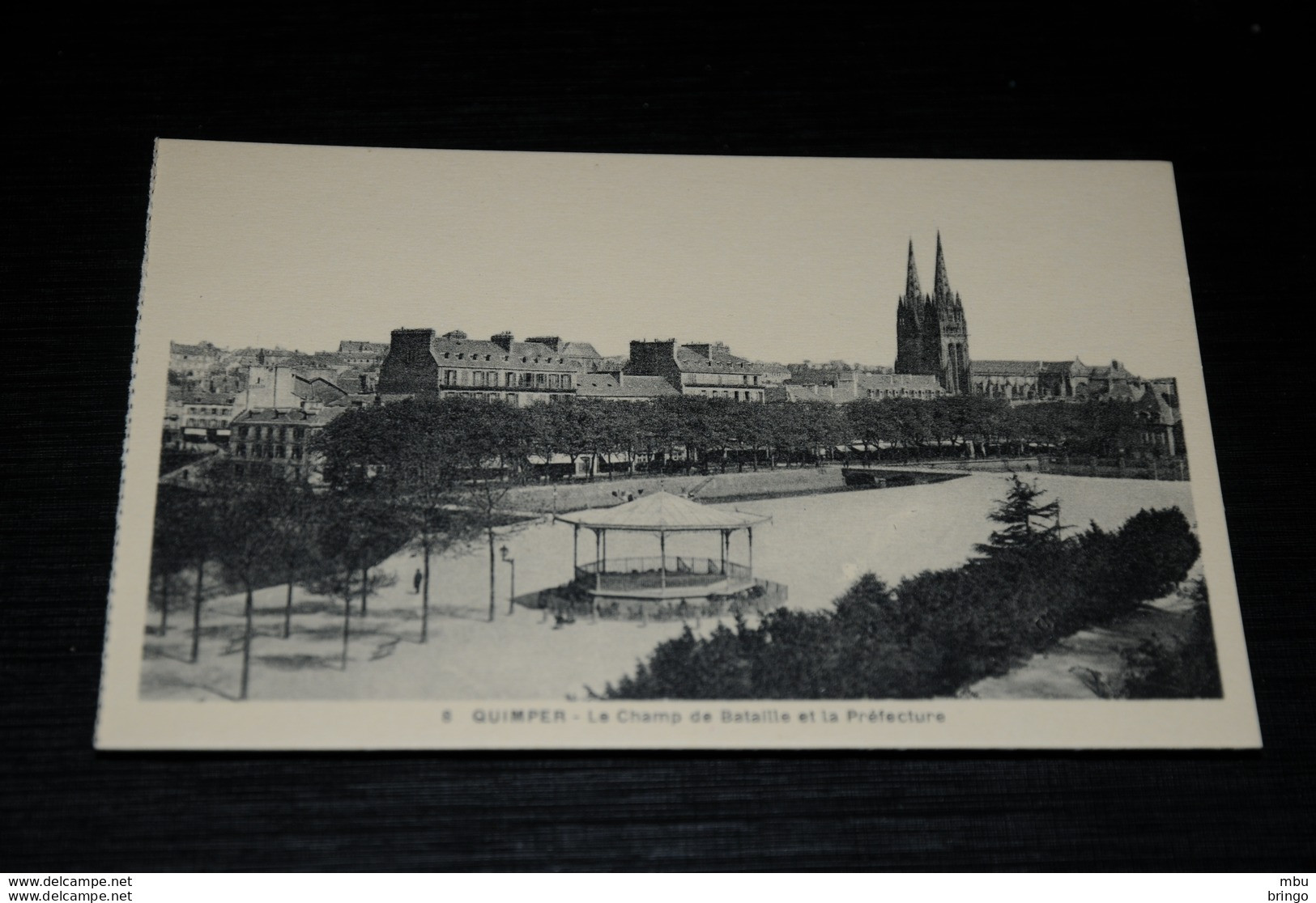 A10079             QUIMPER, LE CHAMP DE BATAILLE ET LA PREFECTURE - Quimper