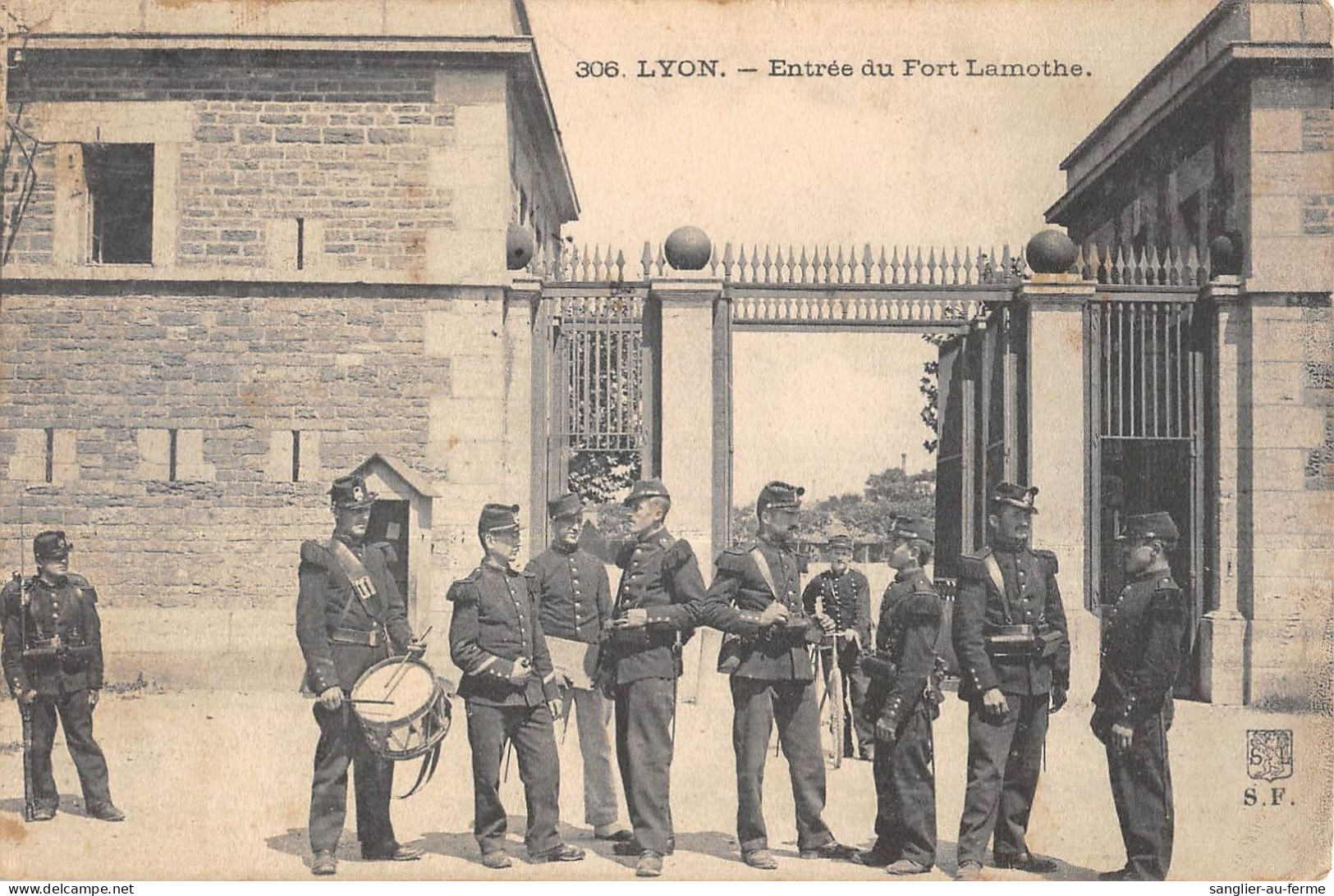 CPA 69 LYON / ENTREE DU FORT LAMOTHE / Cliché Rare - Sonstige & Ohne Zuordnung