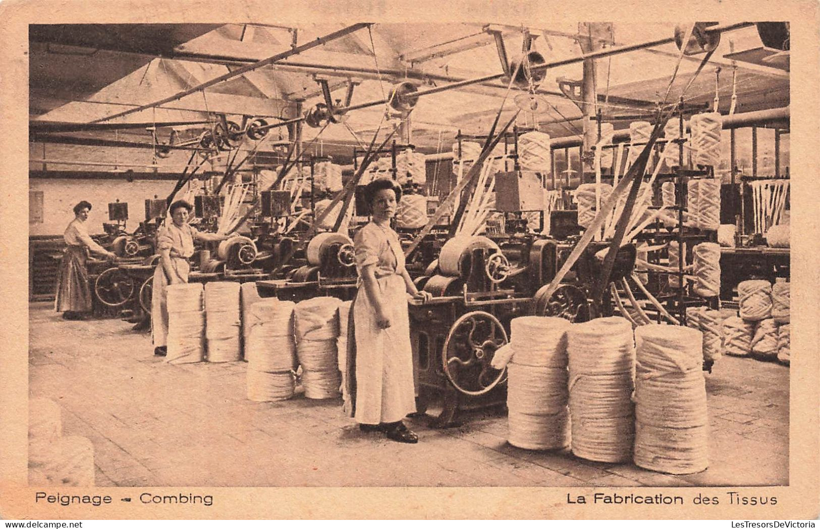 METIERS - Industrie - La Fabrication Des Tissus - La Peignage - Carte Postale Ancienne - Industrial